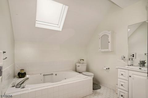 8 Clinton Ave, Edison, NJ 08820 photo 29