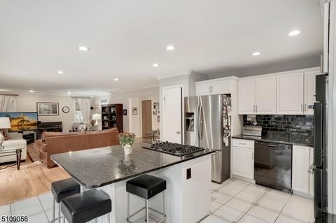 8 Clinton Ave, Edison, NJ 08820 photo 7