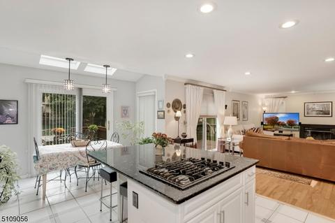 8 Clinton Ave, Edison, NJ 08820 photo 9