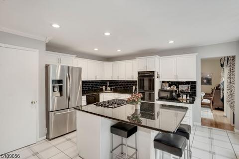 8 Clinton Ave, Edison, NJ 08820 photo 6