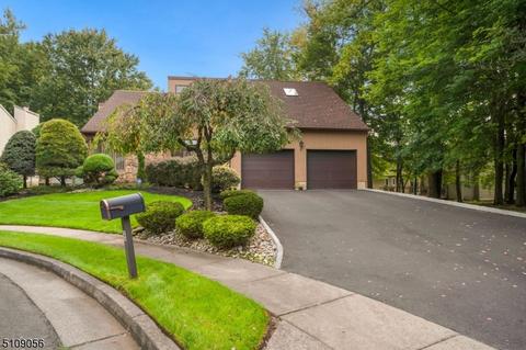 8 Clinton Ave, Edison, NJ 08820 photo 2