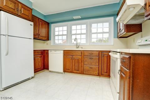 23 Knickerbocker Ave, Dover, NJ 07801 photo 9