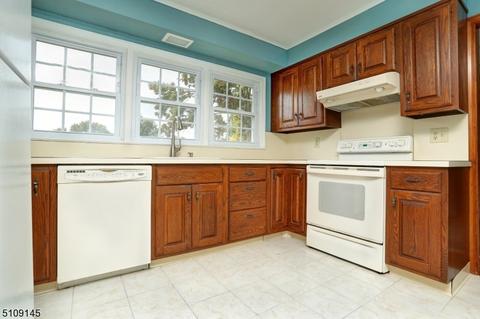 23 Knickerbocker Ave, Dover, NJ 07801 photo 10