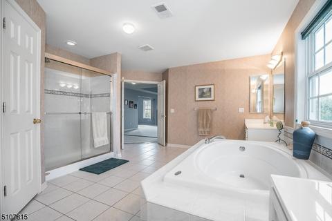 25 Setting Sun Dr, Hackettstown, NJ 07840 photo 24