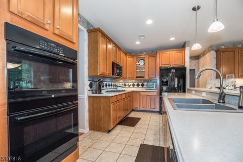 25 Setting Sun Dr, Hackettstown, NJ 07840 photo 7