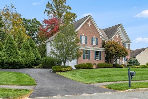 25 Setting Sun Dr, Hackettstown, NJ 07840 photo 2