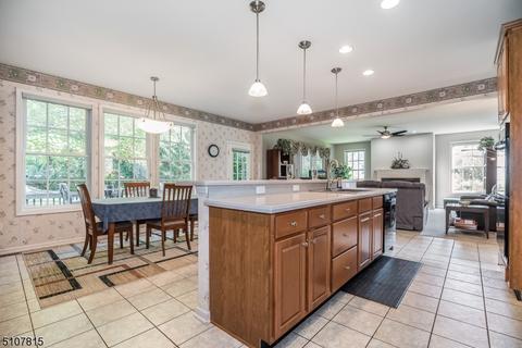 25 Setting Sun Dr, Hackettstown, NJ 07840 photo 12