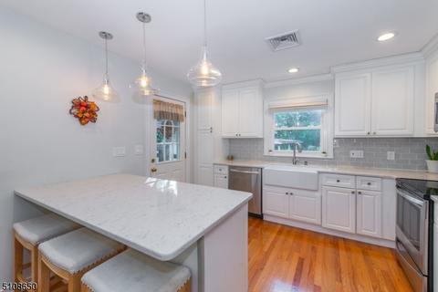 77 Hardwick Ln, Wayne, NJ 07470 photo 5