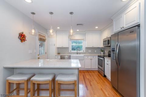 77 Hardwick Ln, Wayne, NJ 07470 photo 6
