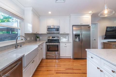 77 Hardwick Ln, Wayne, NJ 07470 photo 4