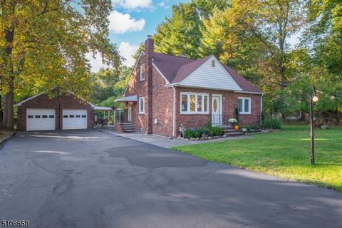 77 Hardwick Ln, Wayne, NJ 07470 photo 2