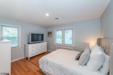 77 Hardwick Ln, Wayne, NJ 07470 photo 10