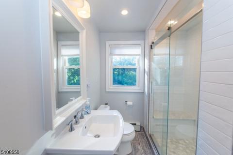 77 Hardwick Ln, Wayne, NJ 07470 photo 14
