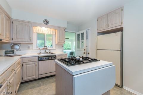 468 Mountainview Dr, North Plainfield, NJ 07063 photo 12