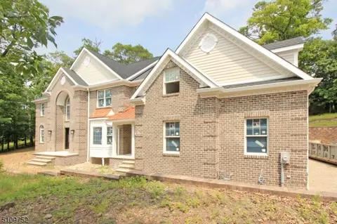 69 Eileen Dr, Cedar Grove, NJ 07009 photo 2