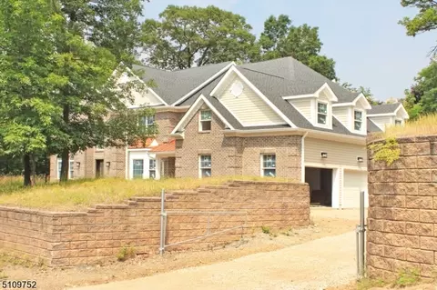 69 Eileen Dr, Cedar Grove, NJ 07009 photo 3