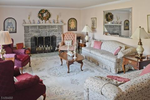 17 Amendola Dr, Netcong, NJ 07857 photo 2