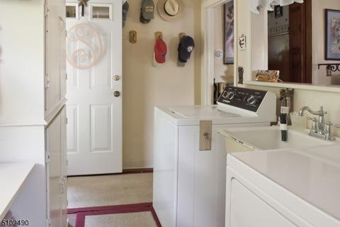 17 Amendola Dr, Netcong, NJ 07857 photo 9