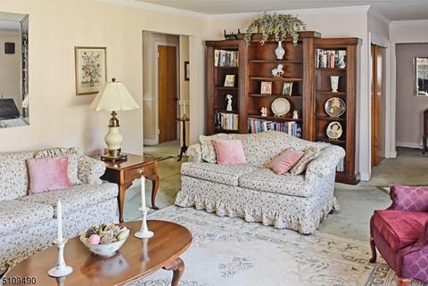 17 Amendola Dr, Netcong, NJ 07857 photo 4