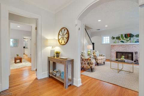 65 Locust Ave, Millburn, NJ 07041 photo 4