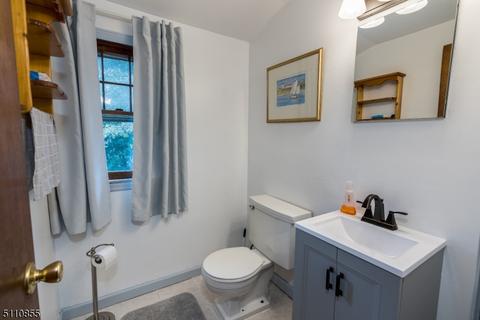 33 Bergen Ave, Wanaque Boro, NJ 07420 photo 15