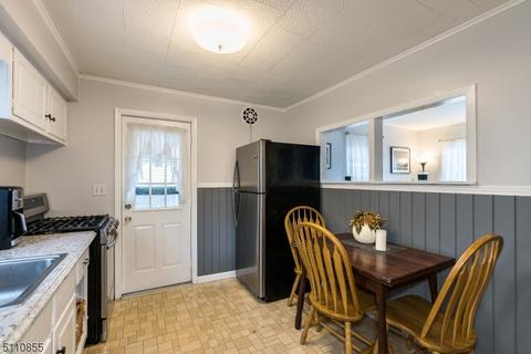 33 Bergen Ave, Wanaque Boro, NJ 07420 photo 8