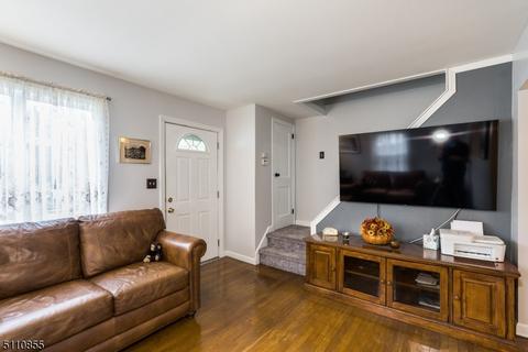 33 Bergen Ave, Wanaque Boro, NJ 07420 photo 5