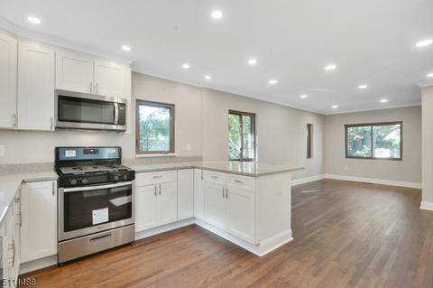 764 Cedar Ln, Teaneck, NJ 07666 photo 4