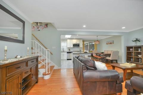 10 Summit Ave, Waldwick, NJ 07463 photo 4