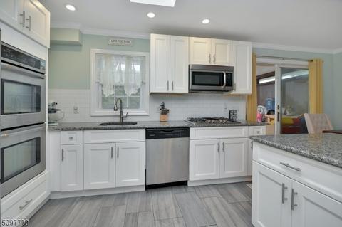 10 Summit Ave, Waldwick, NJ 07463 photo 2
