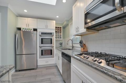 10 Summit Ave, Waldwick, NJ 07463 photo 3
