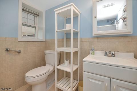 10 Summit Ave, Waldwick, NJ 07463 photo 17