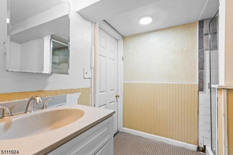 215 Berkeley Ave, Bloomfield, NJ 07003 photo 18