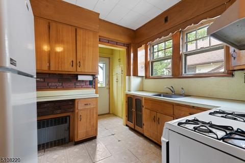 373 Hillside Ave, Nutley, NJ 07110 photo 8