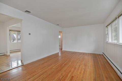 17 Linden Rd, Wayne, NJ 07470 photo 3