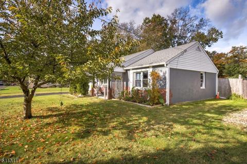 11 Oswego Ave, Middlesex, NJ 08846 photo 3