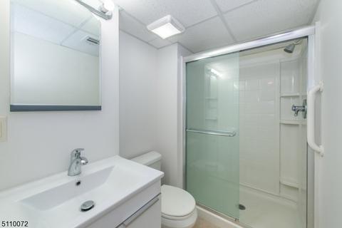 112 Jackson Ave, Wayne, NJ 07470 photo 31
