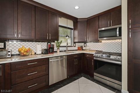 34 Gardner Pl, Sayreville Boro, NJ 08859 photo 9