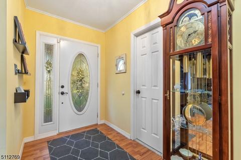 20 Hampton Dr, Berkeley Heights, NJ 07922 photo 2