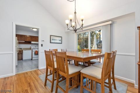 20 Hampton Dr, Berkeley Heights, NJ 07922 photo 8