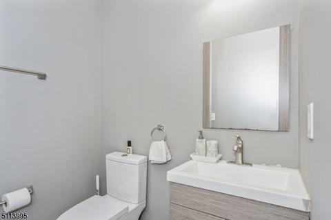 806 Grandview St, Middlesex, NJ 08846 photo 9