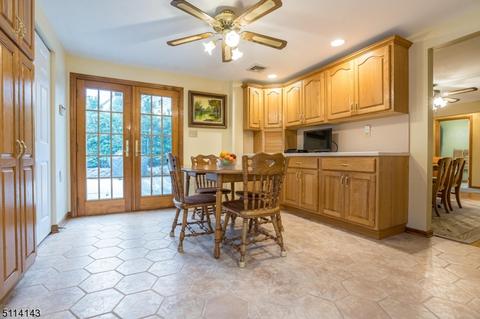 166 Echo Ave, Edison, NJ 08837 photo 10