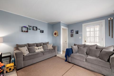326 1st St, Middlesex, NJ 08846 photo 4