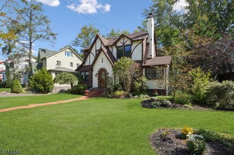 66 Locust Ave, Millburn, NJ 07041 photo 2