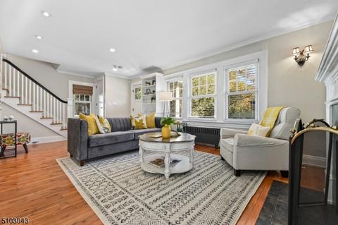 29 Sunset Dr, Millburn, NJ 07041 photo 2
