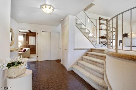7 Gregory Rd, Springfield, NJ 07081 photo 2
