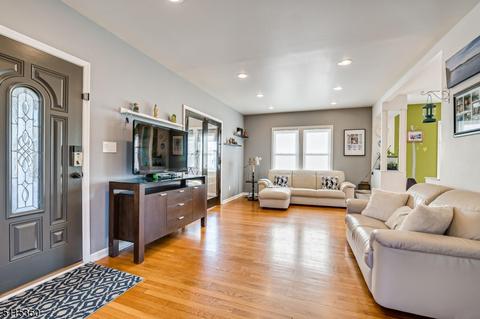 55 Barton St, Edison, NJ 08837 photo 6