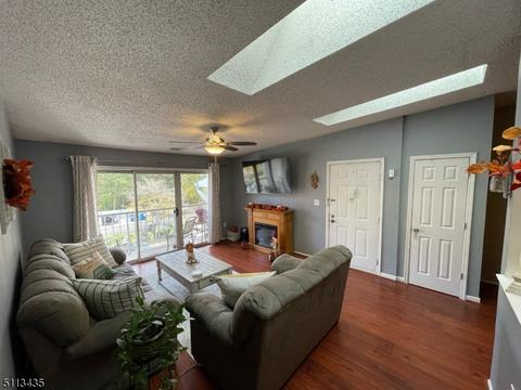 40 Hemlock Ct, Hamilton, NJ 08619 photo 4