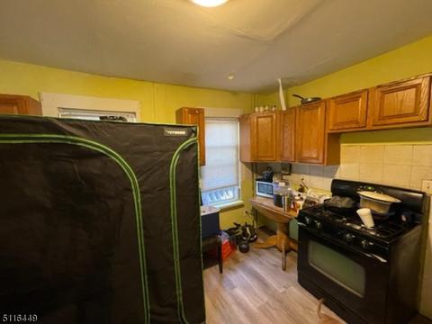 643 E 7th St, Plainfield, NJ 07060 photo 2