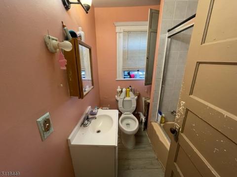 643 E 7th St, Plainfield, NJ 07060 photo 3